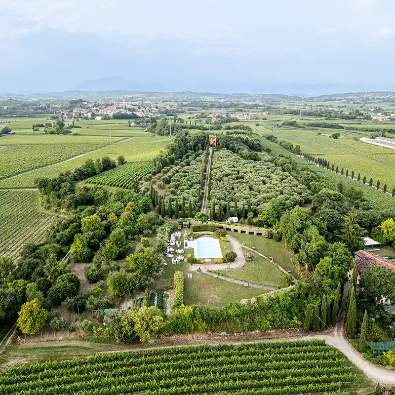 Italienisches Landgut am Gardasee mit Pool