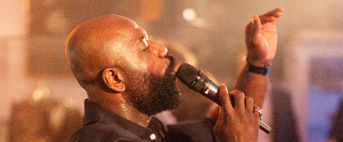 Sänger einer Hochzeitsbänd